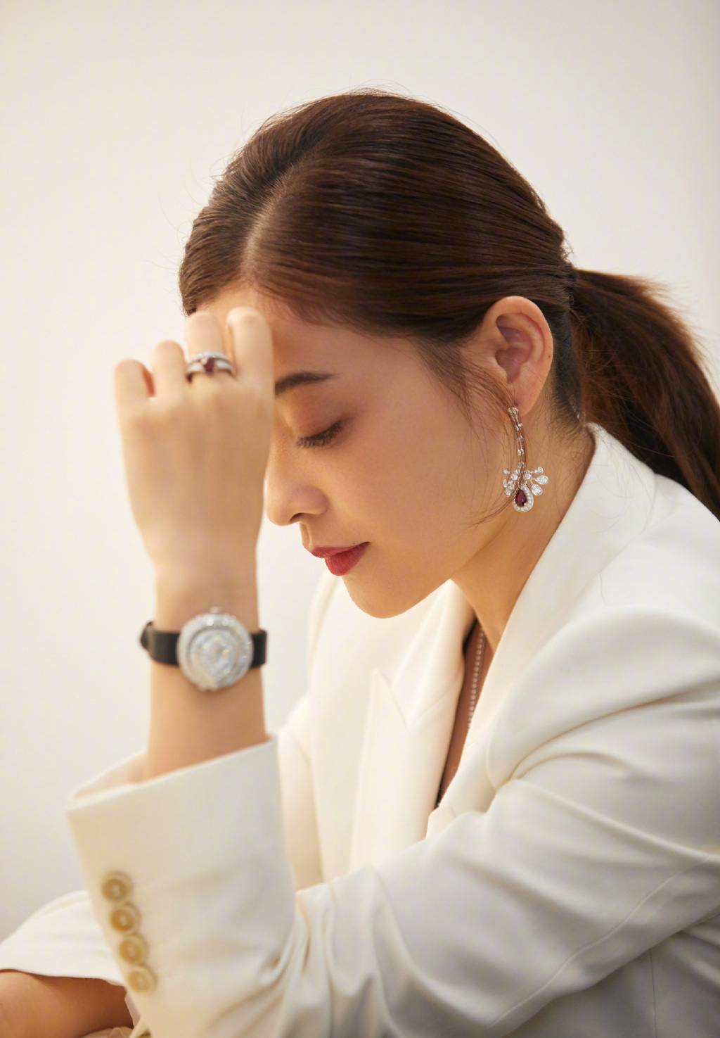 梅婷是真瘦了!瘦掉30斤不止 颜值重回巅峰时刻,性感红唇更撩人