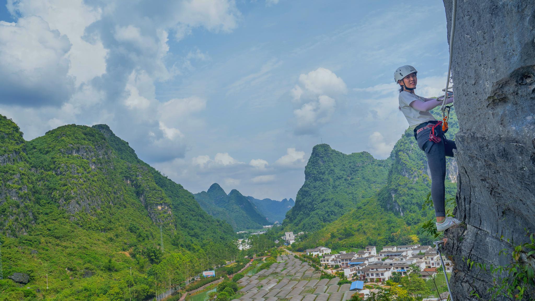 广西人游马山精彩上演!飞檐走壁,驰骋"皇后赛道"