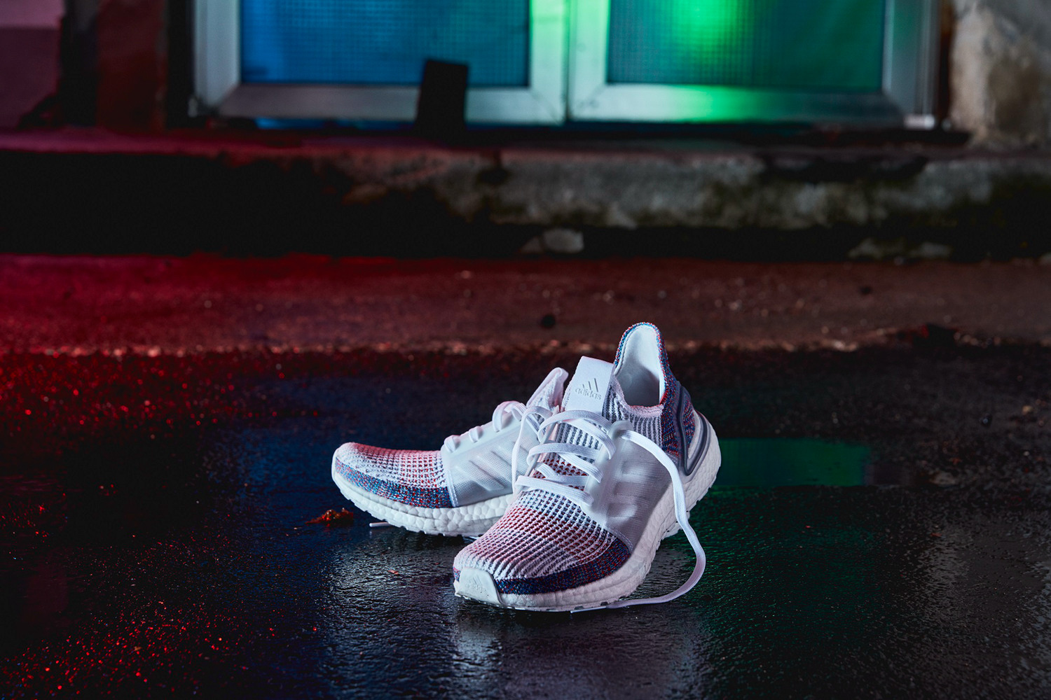 阿迪达斯推出ultraboost 19跑鞋refract限定配色