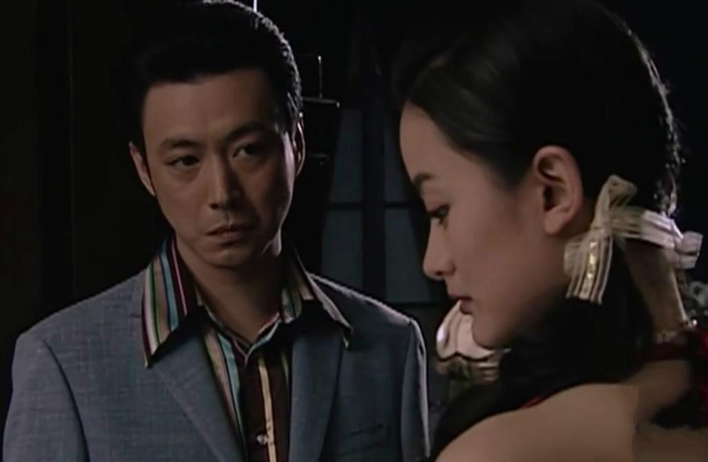 穆晚秋穿晚装跟余则成进晚餐余则成道晚安谢若林为何没回应