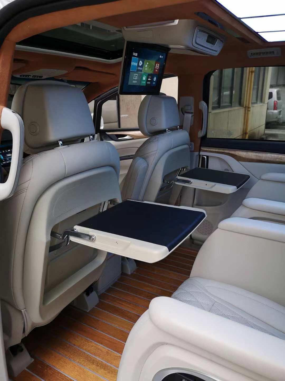 别克gl8内饰低配变高配,家用别克也能这么玩,升级之路很欢乐