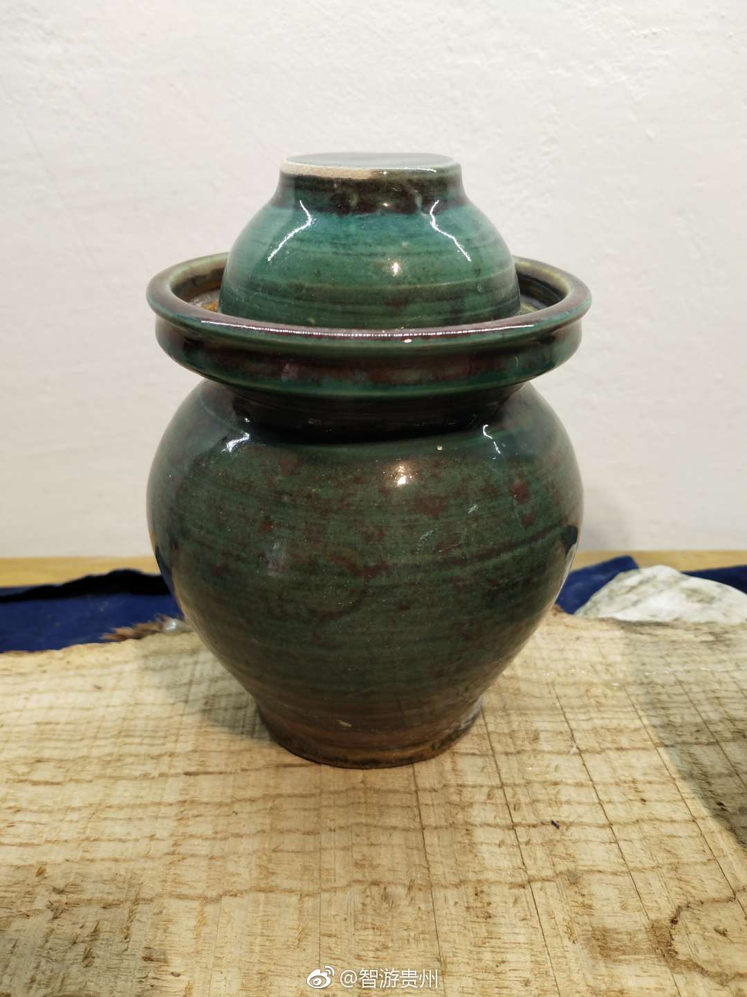 牙舟陶,是贵州陶瓷艺术中的“精绝”之作。在六百多年的发展历程中_新浪新闻
