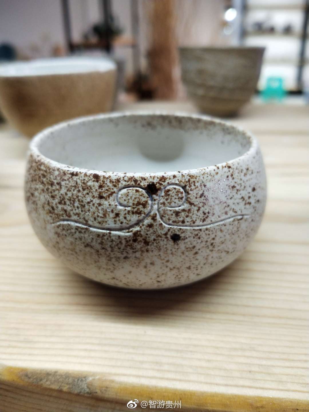 牙舟陶,是贵州陶瓷艺术中的“精绝”之作。在六百多年的发展历程中