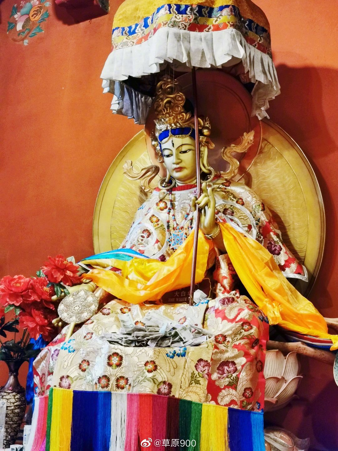 甘丹寺为格鲁派祖寺,宗喀巴建于1409年,佛祖预言圣地