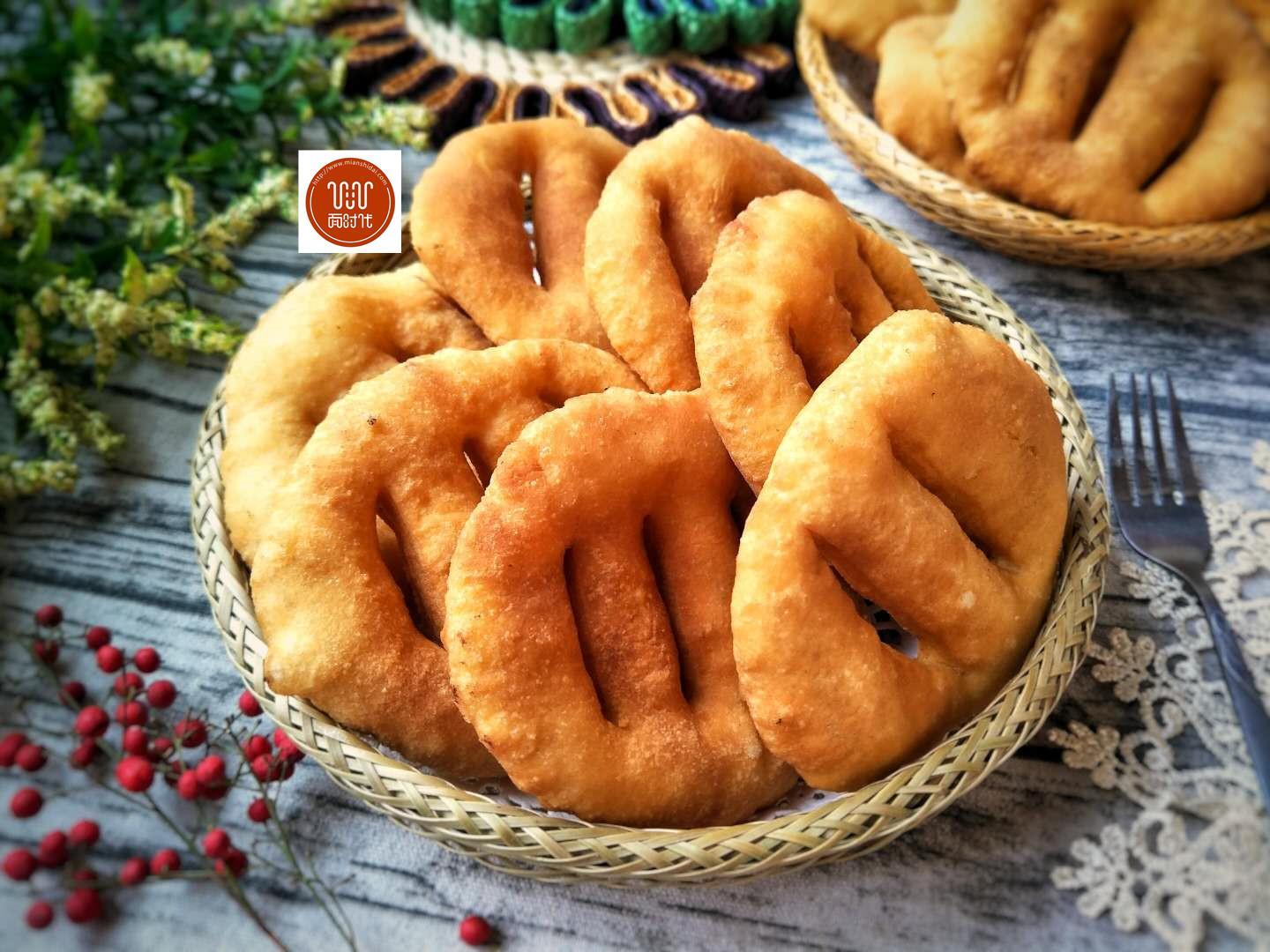 特色炸油饼学会在家做早餐一次能吃好几个比麻花油条都好吃