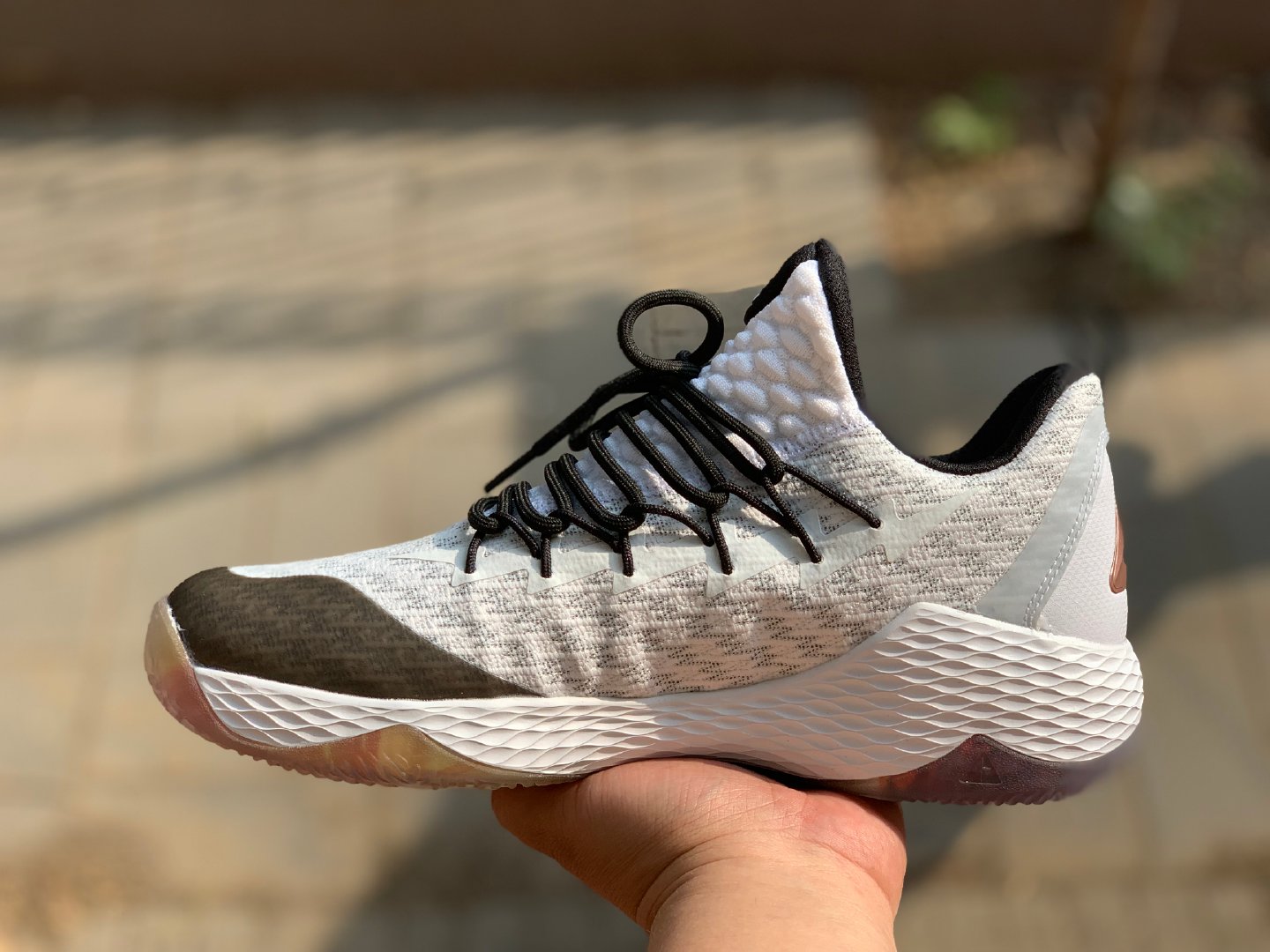 匹克篮球闪电2019热血燃战路威特别版已经发售来抱个大腿呗