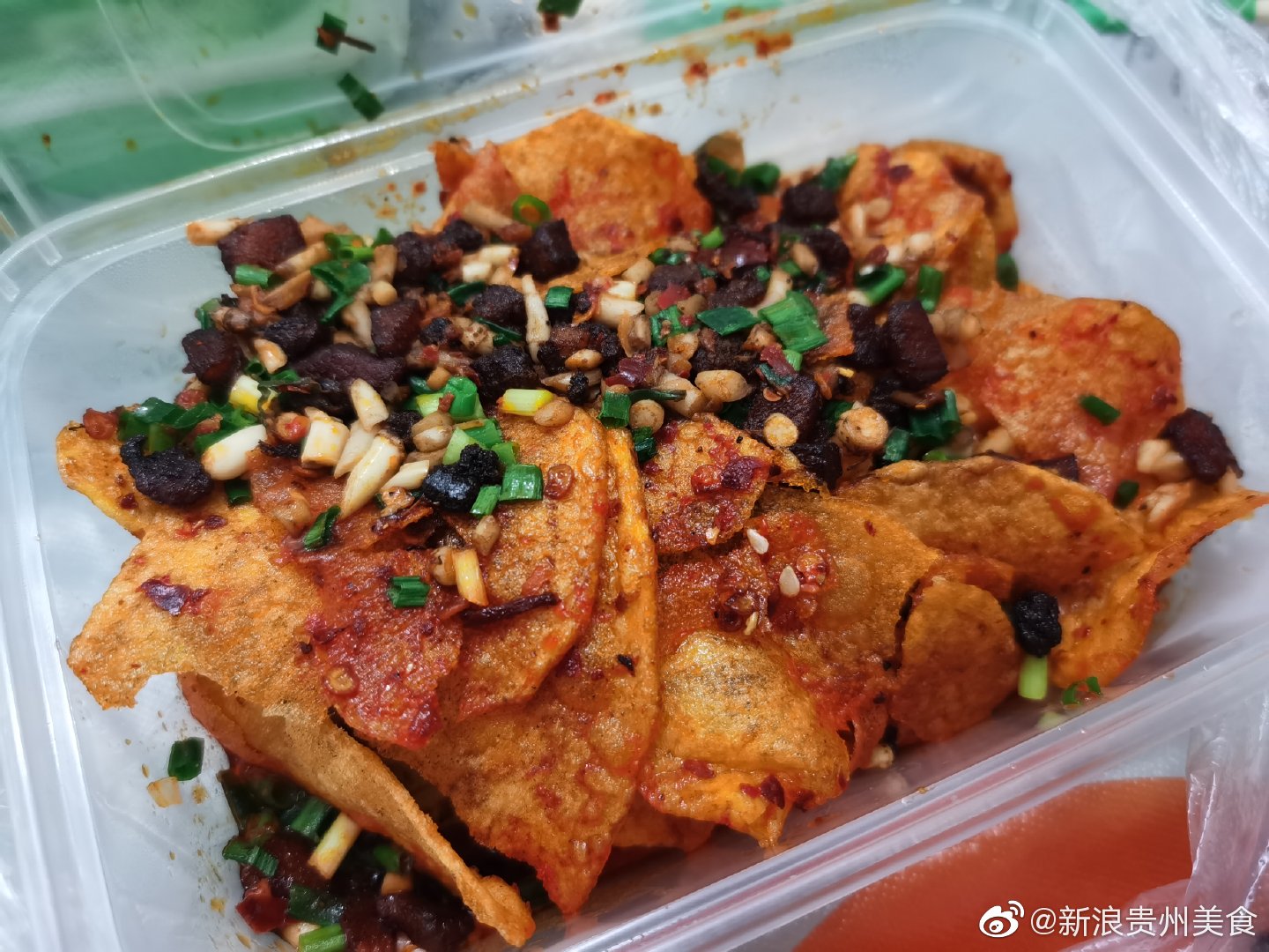 大概是贵州独有的怪噜洋芋片 繁多的配料让普通的炸洋芋余味绕梁 焦脆