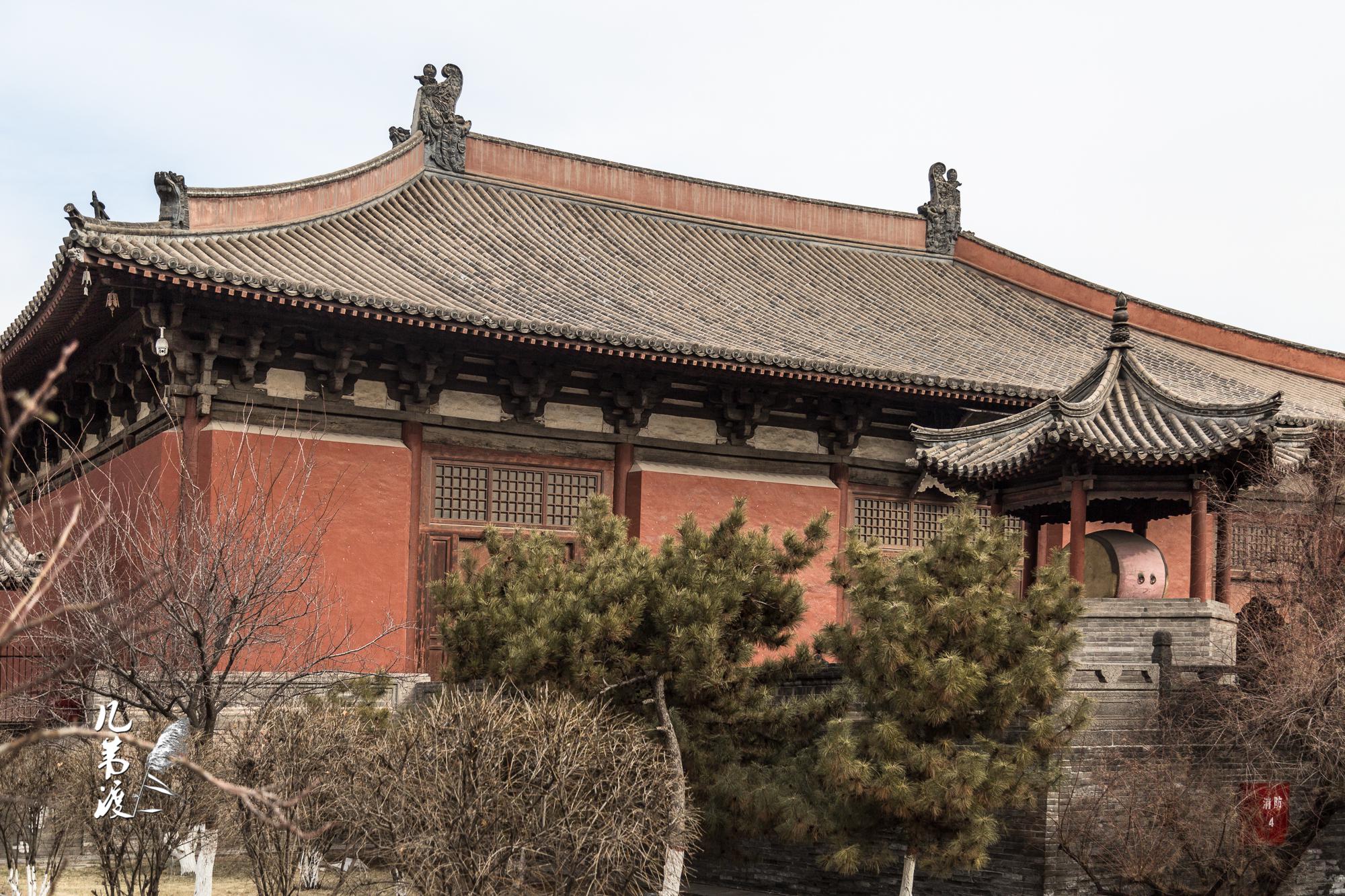 建于辽代的大雄宝殿面阔七间进深五间