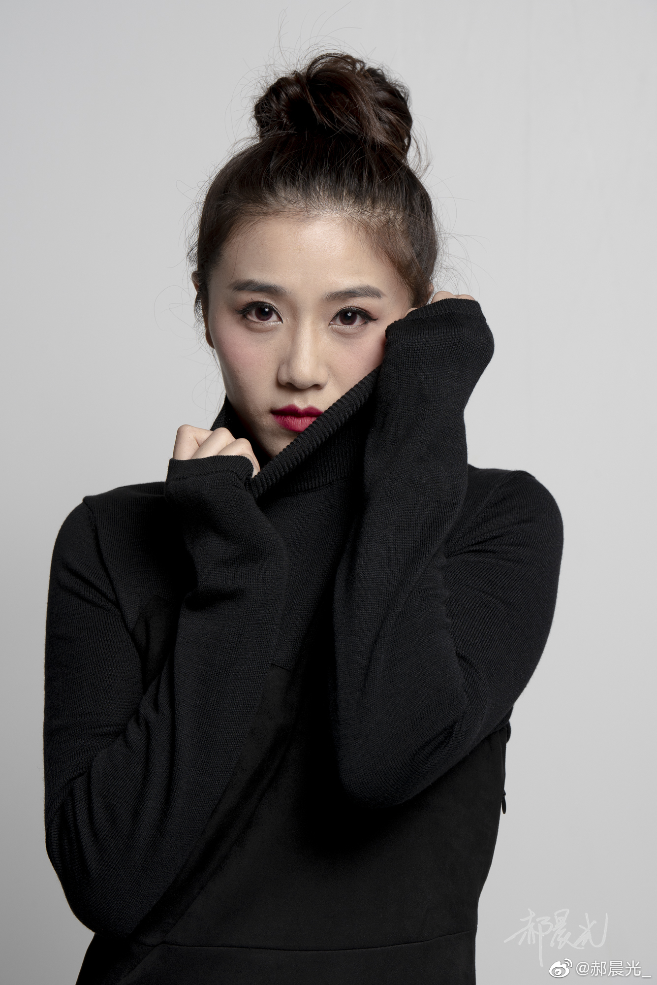 如同这些原片一样,见证青年演员刘婷婷的2019秋冬的蜕变!