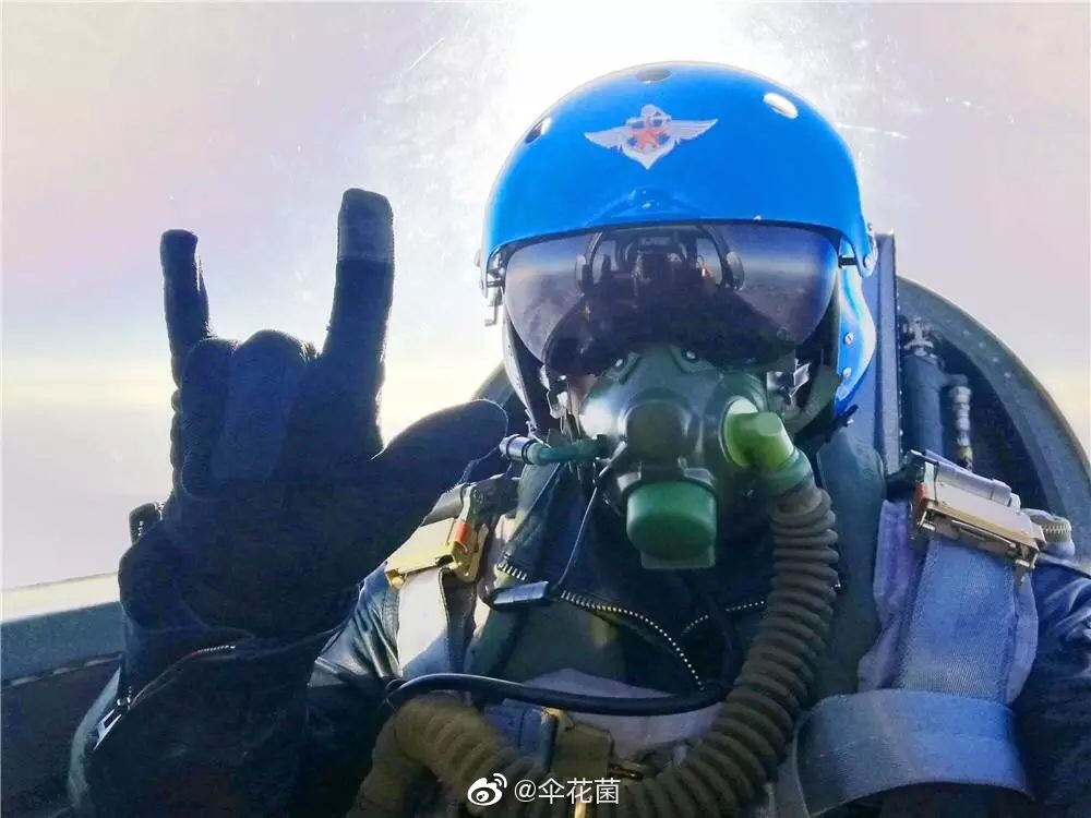 高颜值兵哥哥军便装对比照大放送