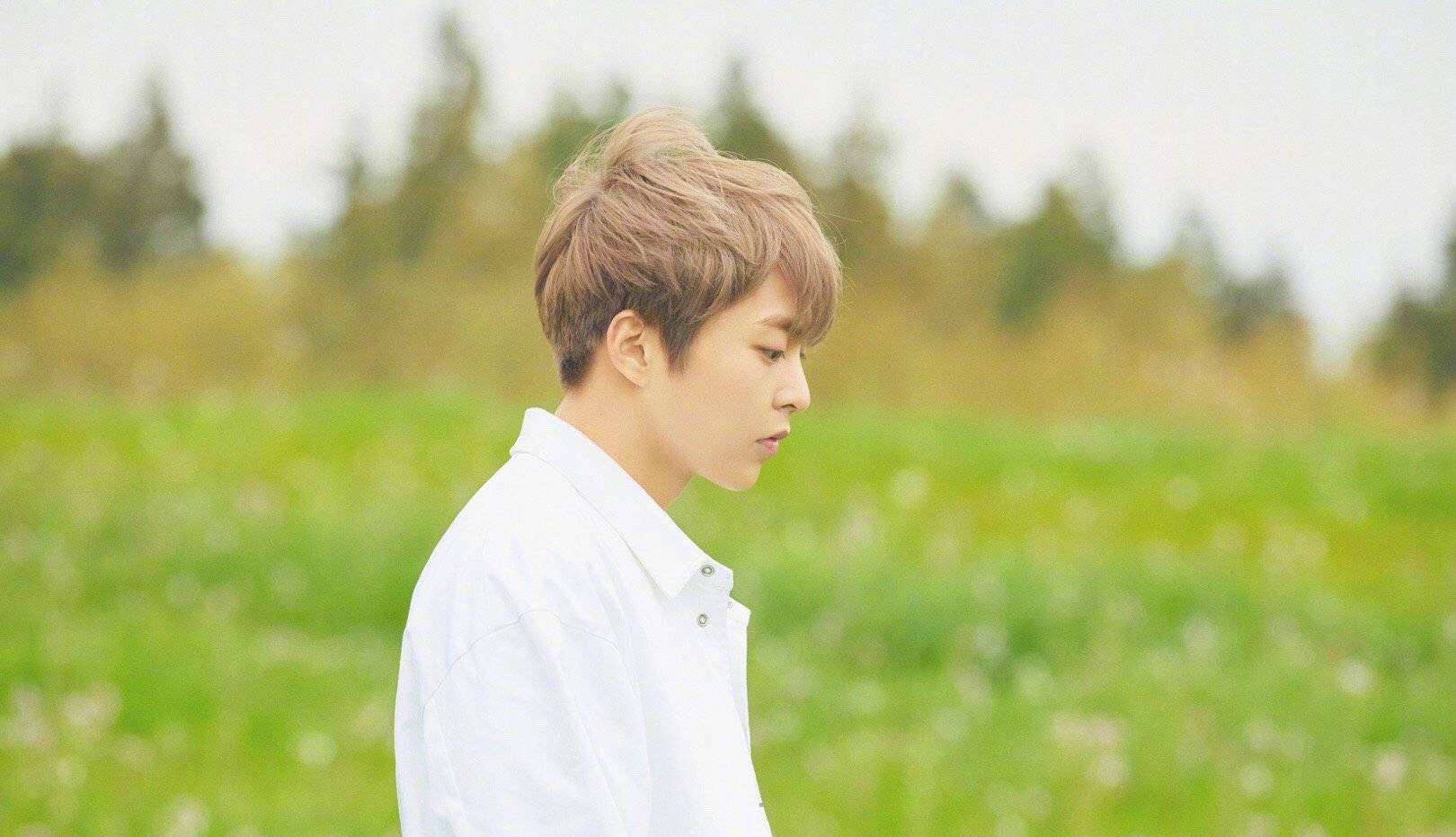 检验帅哥的时候到了exo成员金珉锡今天在ins晒出平头照a气十足