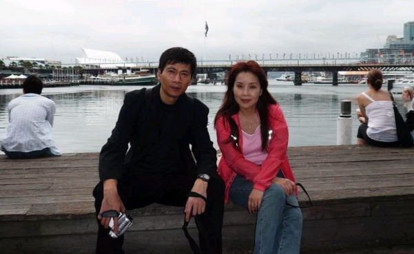 背后的妻子相当厉害, 恩爱28年没有绯闻|陆剑民|绯闻|胡月_新浪新闻