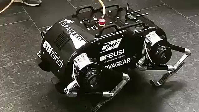 可以给塑料大棚自动喷药的机器人,减少人工劳