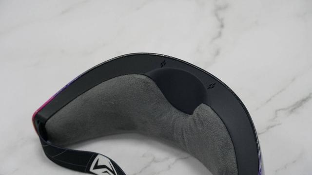 毕竟带着眼罩什么都看不见,考虑到这个痛点,这款来自机械师的智能护眼