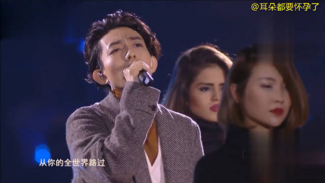 《全世界谁倾听你 自然醒》混剪版,巴扬手风琴的悠扬琴声缓缓响起