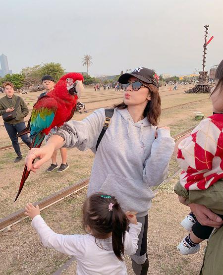 高雄|波妞|贾静雯_新浪新闻