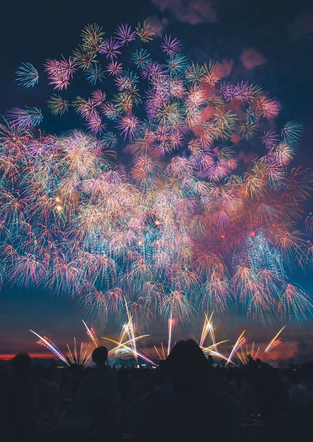 岛国摄影师eno拍摄的长冈花火大会,太好看了.烟花绽放那一刻|长冈|烟