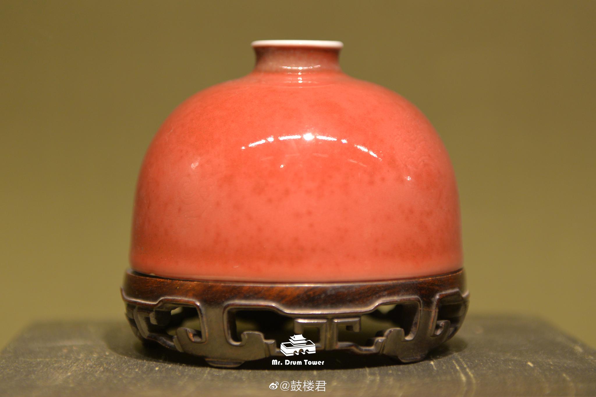 清·康熙 豇豆红釉团螭纹太白尊苏州博物馆藏