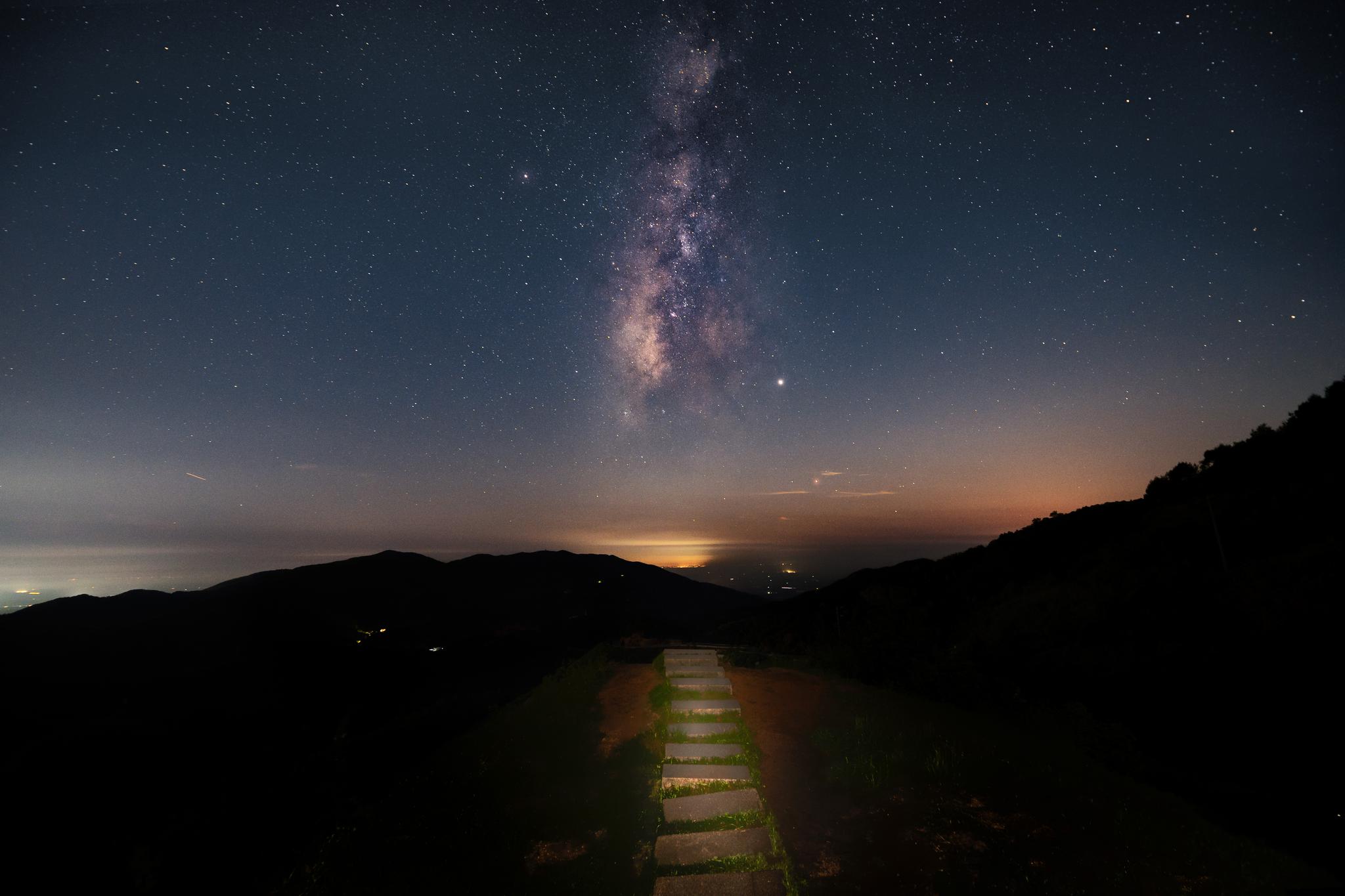 昨天位于南昌西侧郊区梅岭所拍摄的星空.农历十二的南方