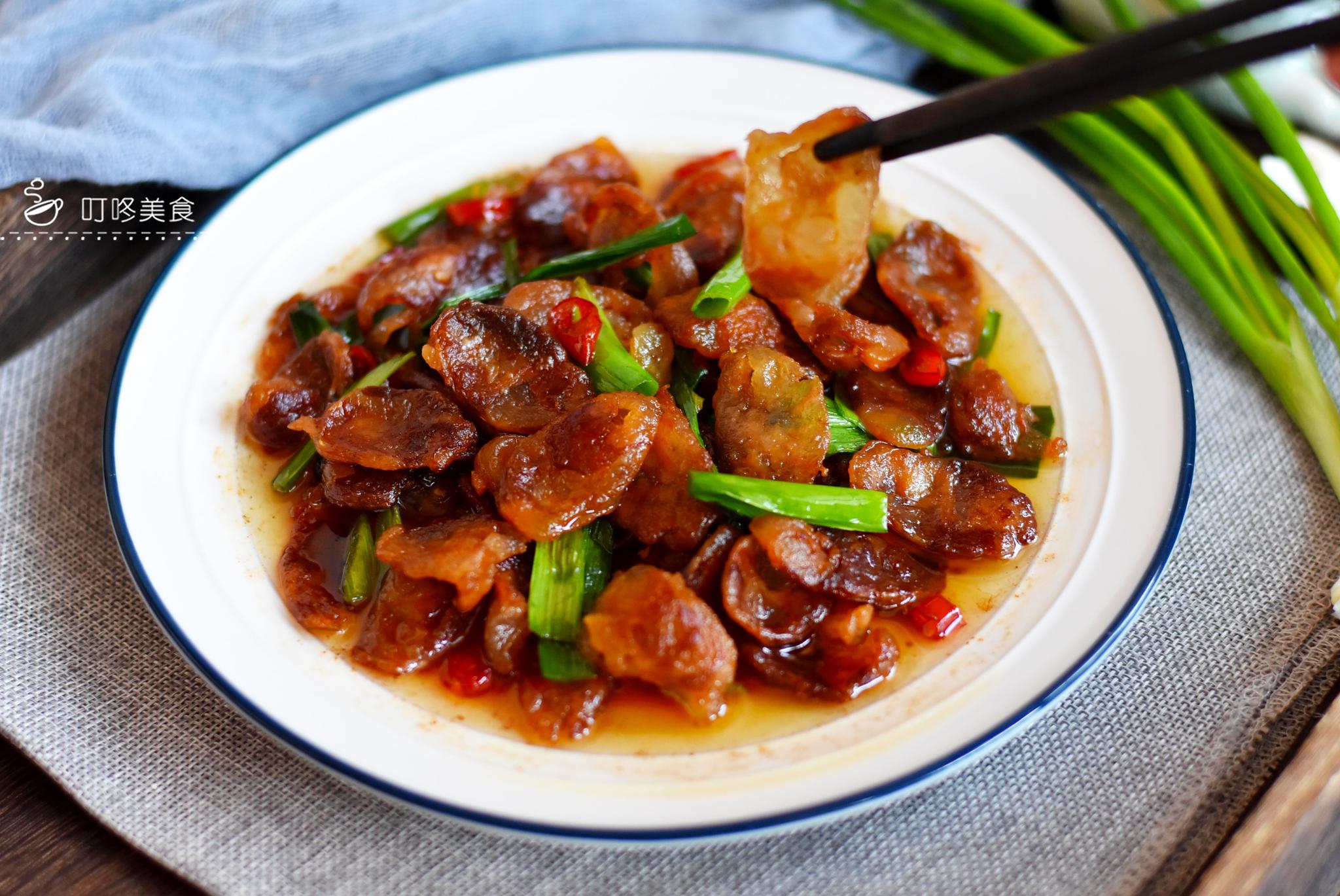 冬天最馋的一道菜,只需下锅一炒,不加一滴油,太香太下饭了|香肠|菜谱