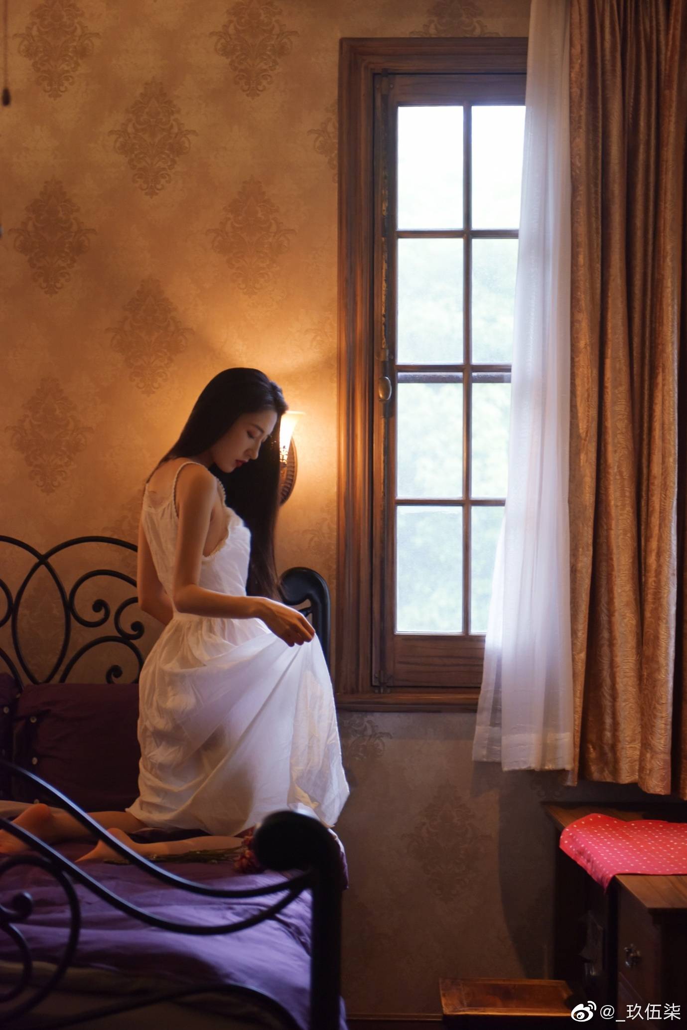 一个人独处并不是丢弃现实而逃避是在空房间里找到真正的自己