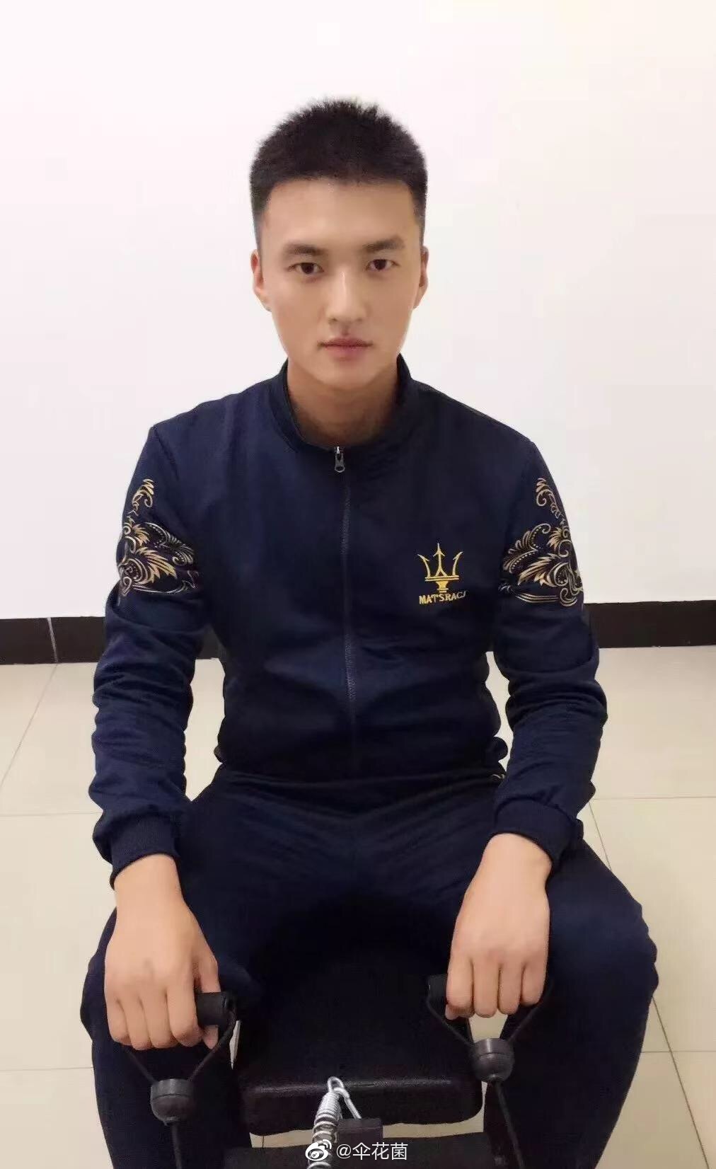 高颜值兵哥哥军便装对比照大放送