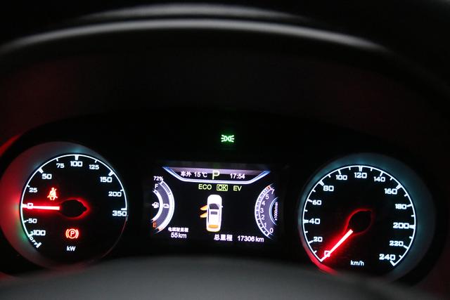 比亚迪宋dm二胎奶爸在用车一年之后说出了实情