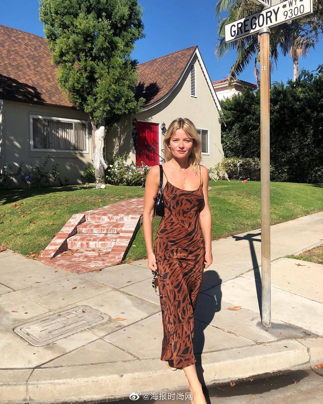 适合春夏的浪漫法式穿搭 巴黎时尚博主sabina socol