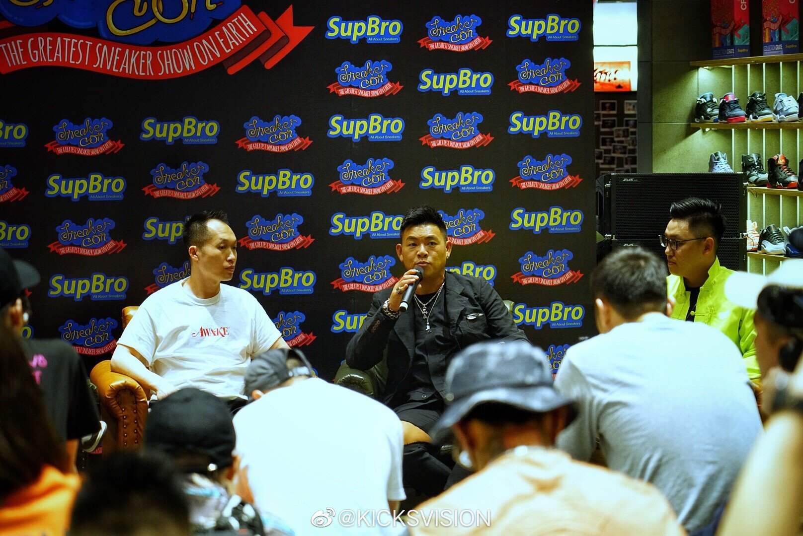 在上海wzksupbro主理人cody云深sneakercon创始人yuming和complex主