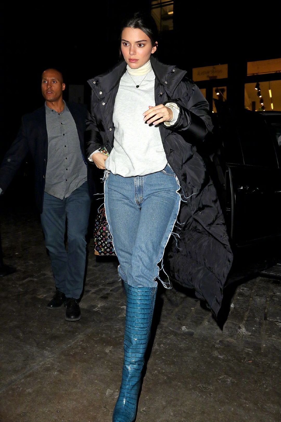 当地时间1月31日,肯豆kendall jenner 在纽约外出的街拍