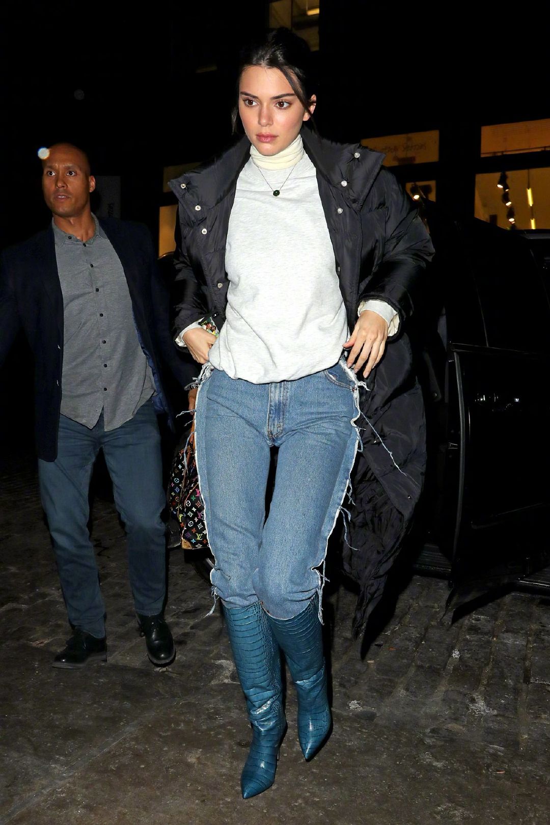 当地时间1月31日,肯豆kendall jenner 在纽约外出的街拍