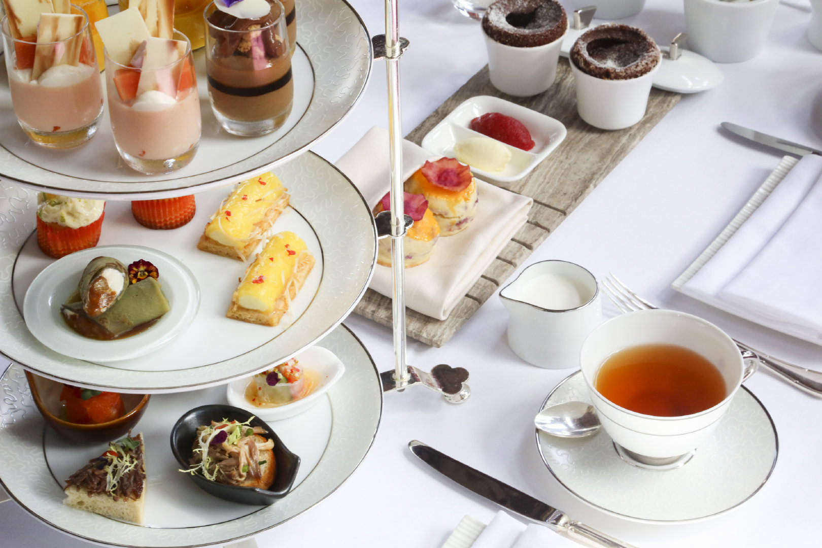 无论是商务洽谈|下午茶|丽思卡尔顿酒店|双绝_新浪新闻