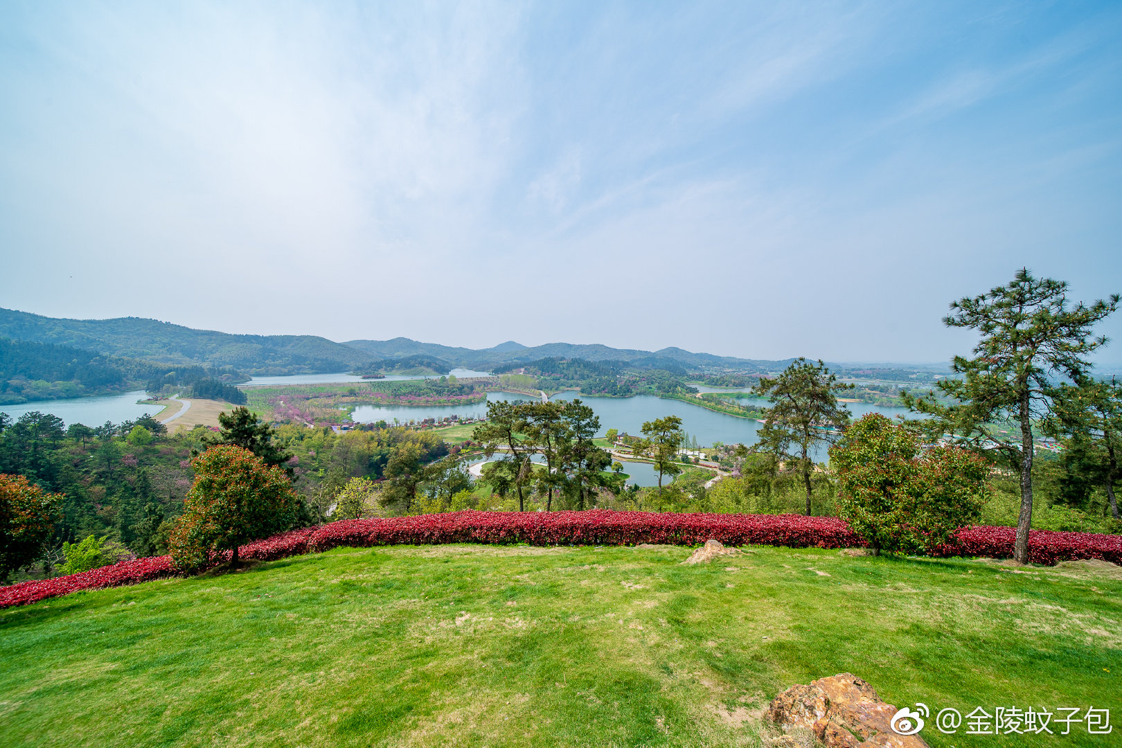 南京银杏湖乐园依托山水地貌