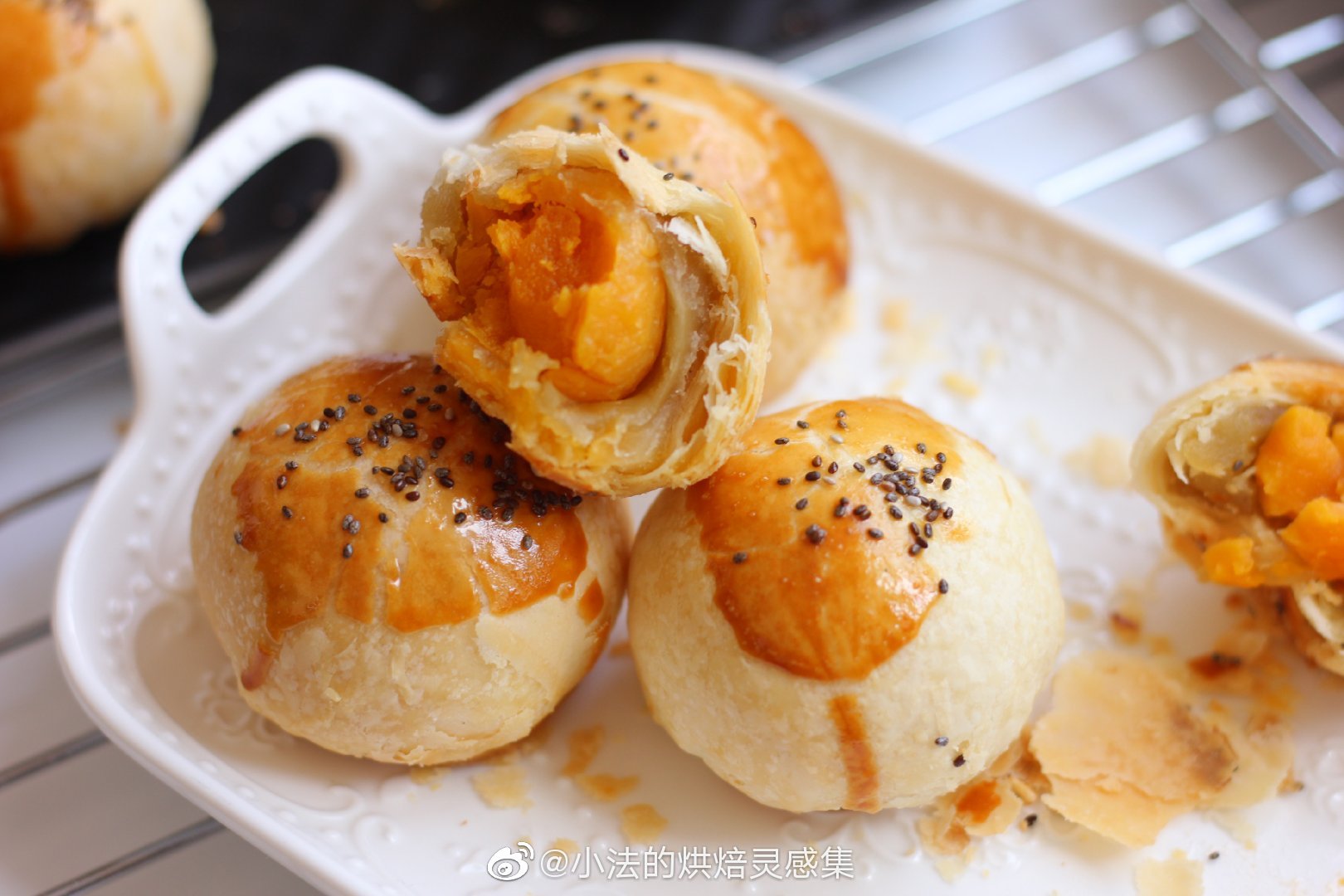 所有的烦恼一个人静静地包完这些蛋黄酥也就好了