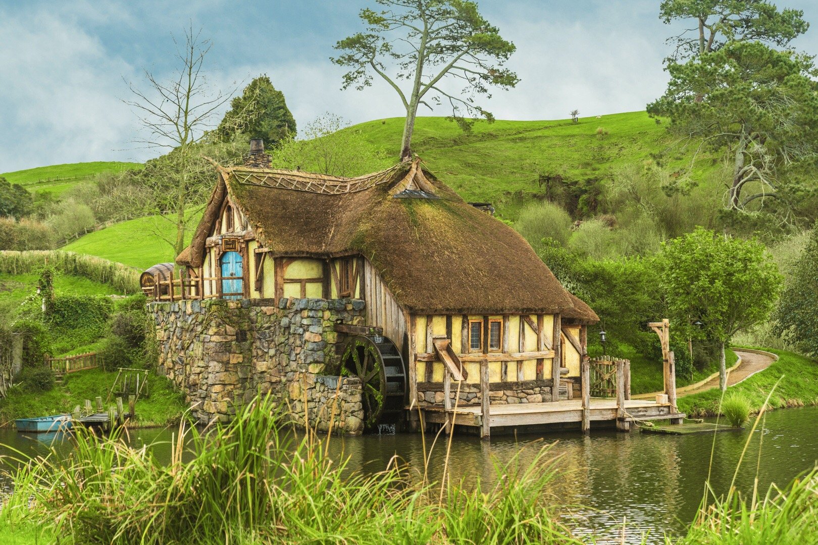 新西兰玛塔玛塔小镇的霍比屯是电影《霍比特人》《指环王》的取景地|