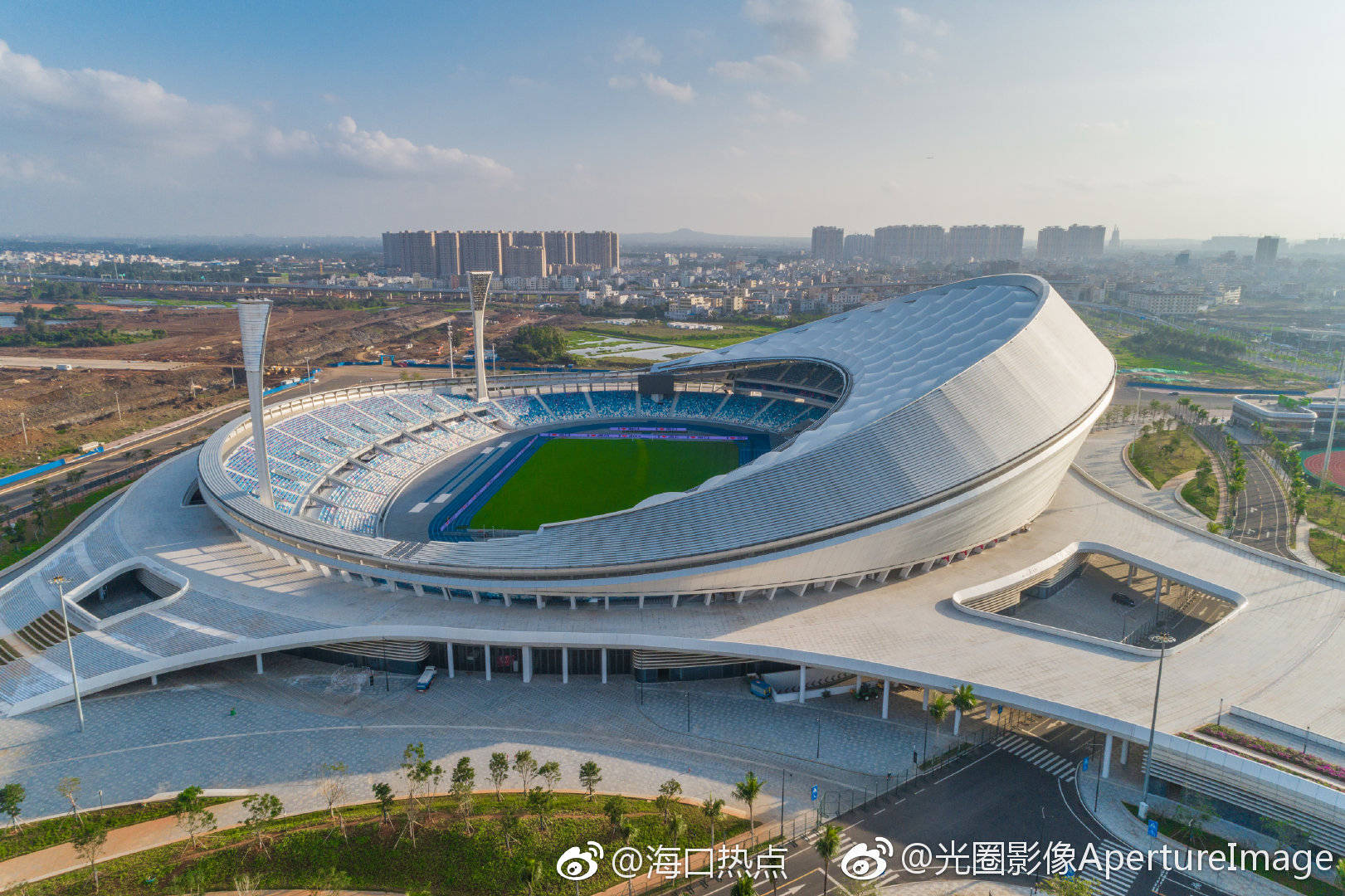 航拍海南省海口市五源河体育场气势磅礴的不要不要的