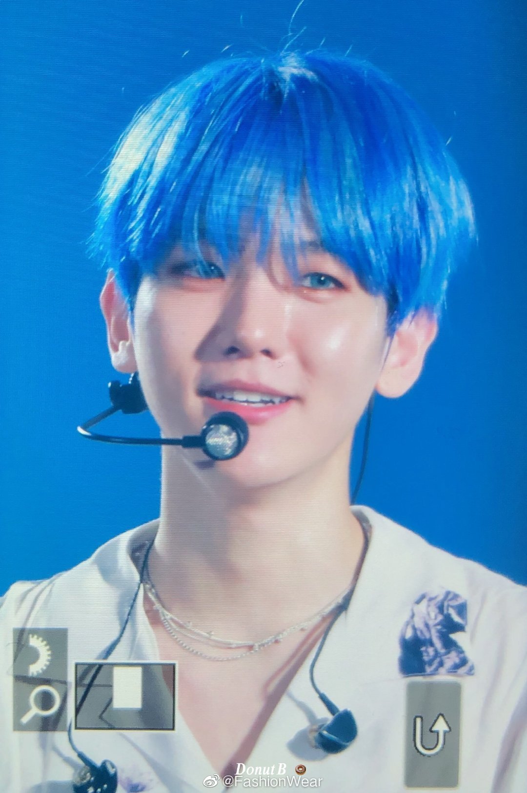 生图超绝太能打了,宝藏男孩和神仙发色的组合,边伯贤好绝一男的