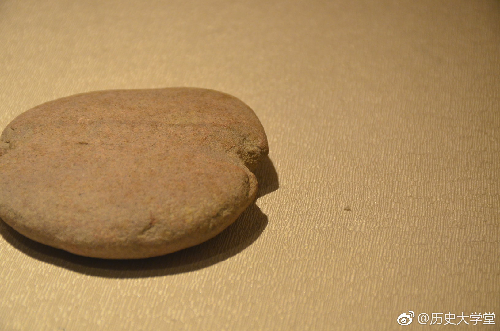 几千年前用石头制成的石网坠还能这样科学般的使用