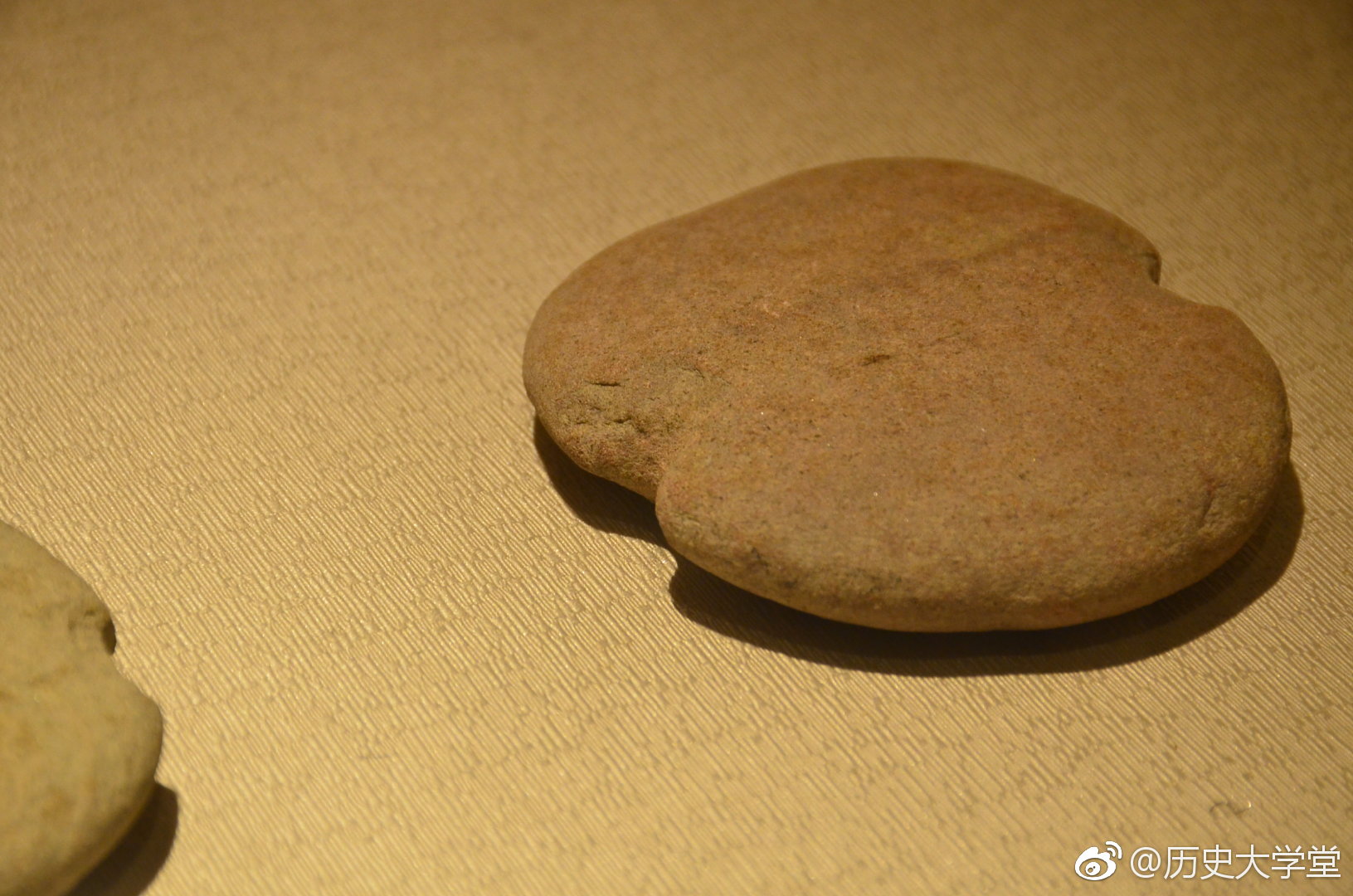 几千年前用石头制成的"石网坠",还能这样科学般的使用.