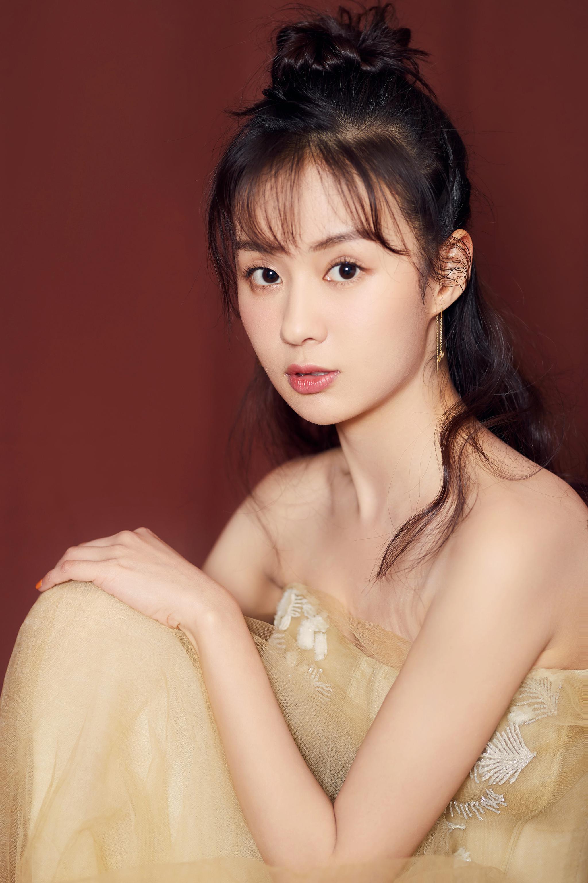 搭配moneta的珠宝温暖亮相微博之夜|香槟色|欧根纱|惠子_新浪新闻