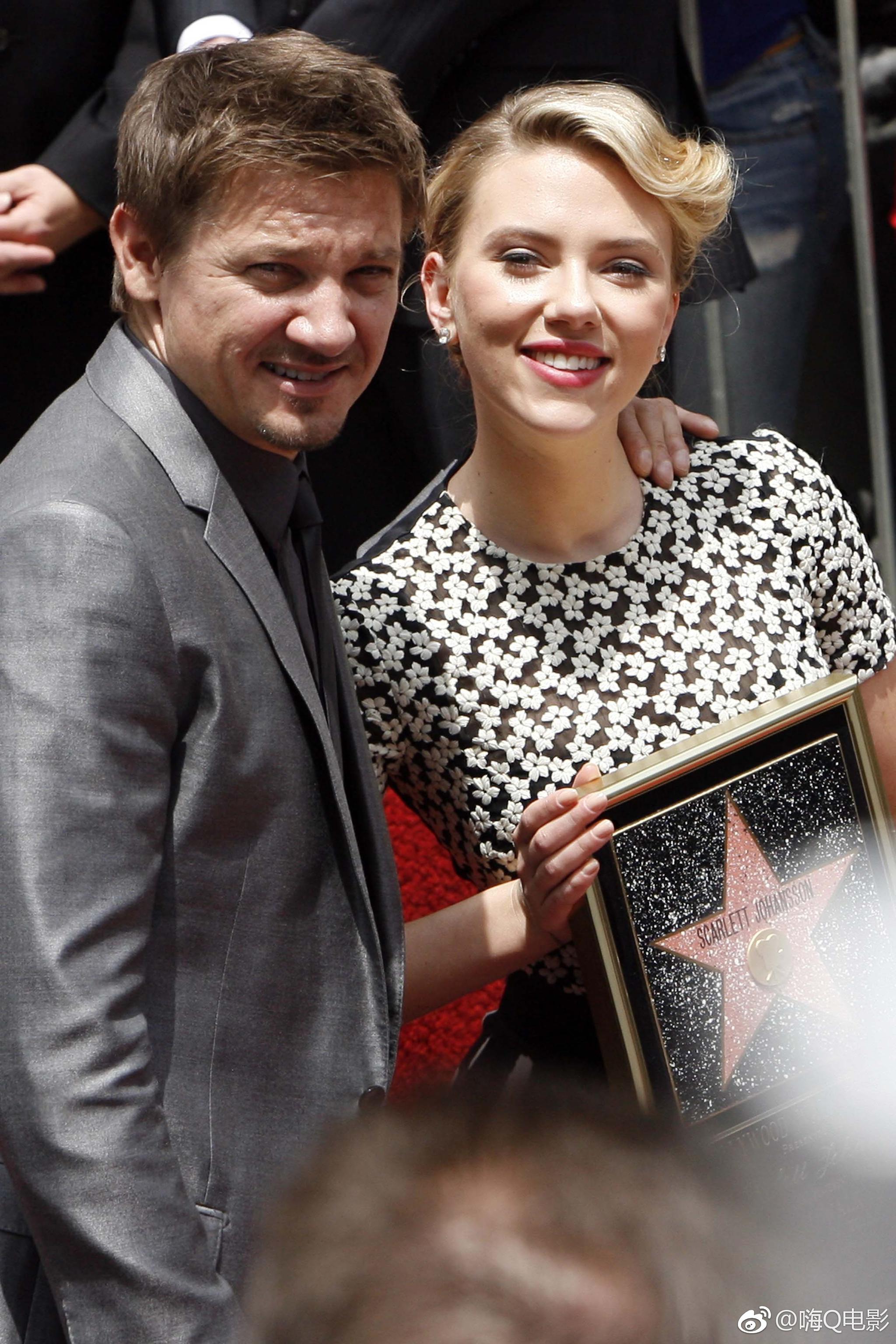 高清旧图|斯嘉丽|约翰逊|杰瑞米·雷纳_新浪新闻