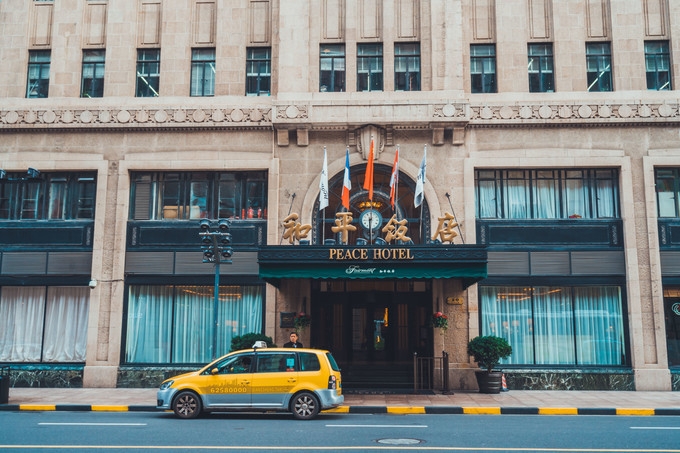 上海外滩这幢近百年历史的建筑,再现上海滩的奢华传奇