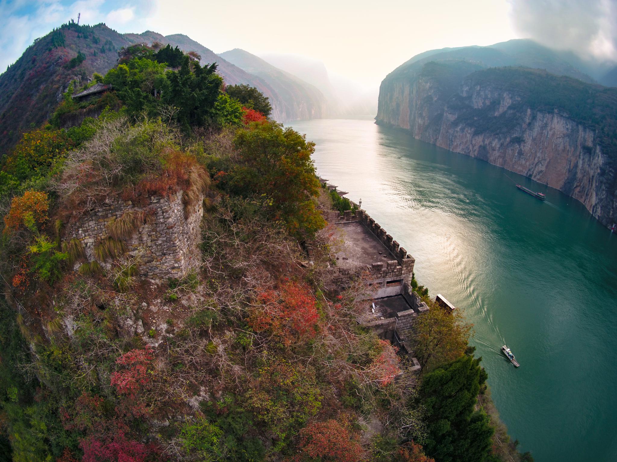 长江三峡之首瞿塘峡之瞿塘关是中国水路重要的关囗