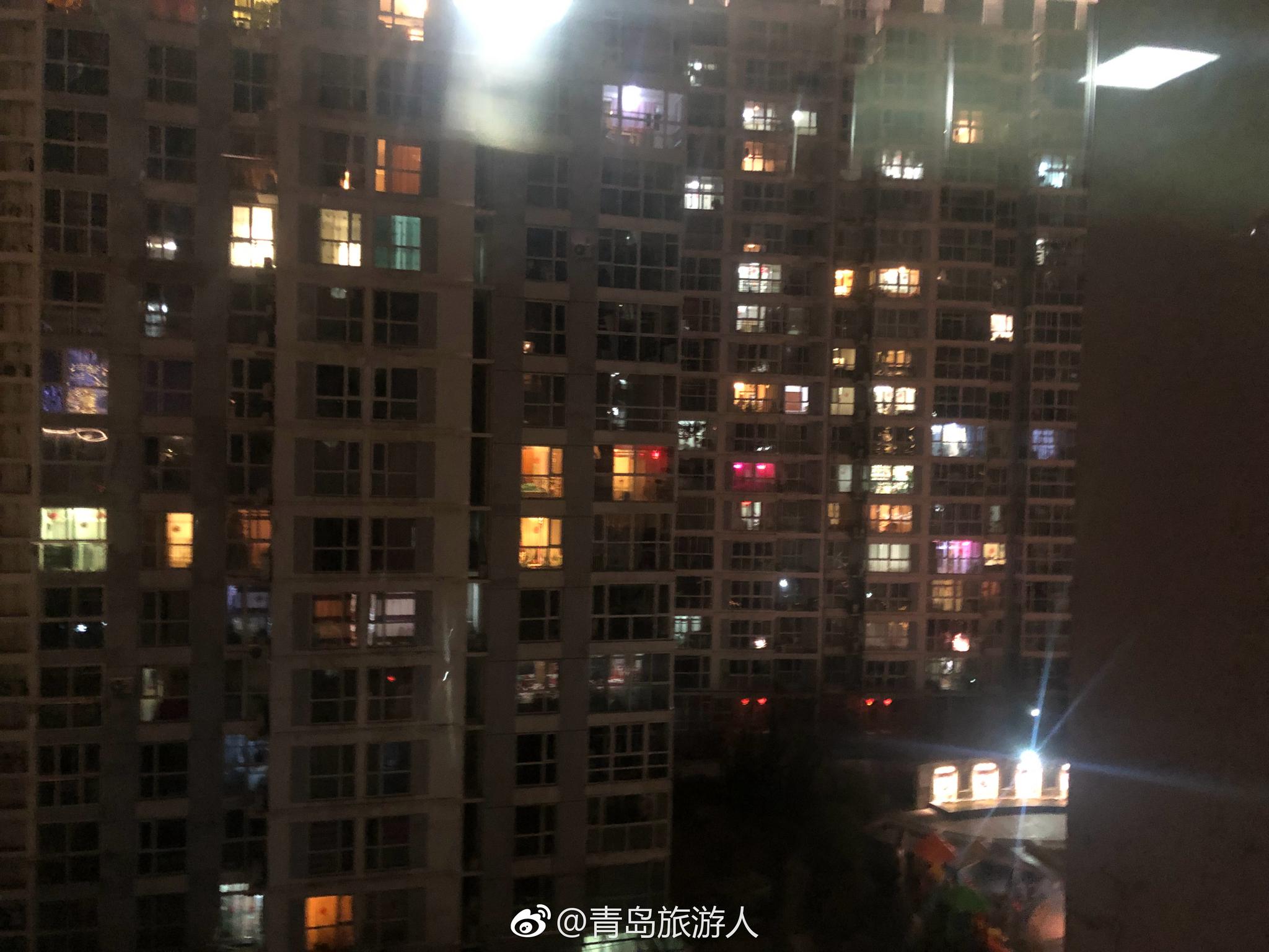 这家过年的颜色玩得是激情吧
