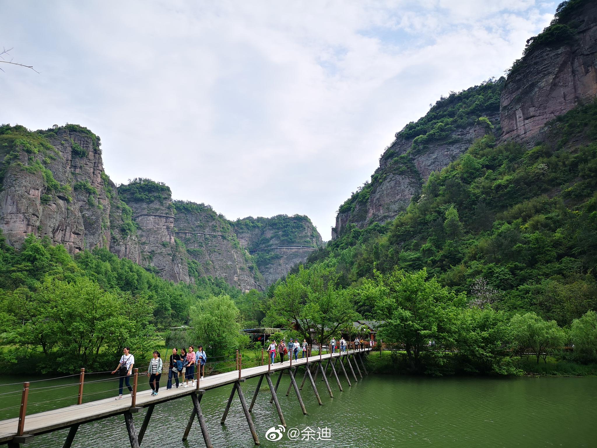 李白诗中多次提到的天姥山在哪里我想很多人都不知道吧其实