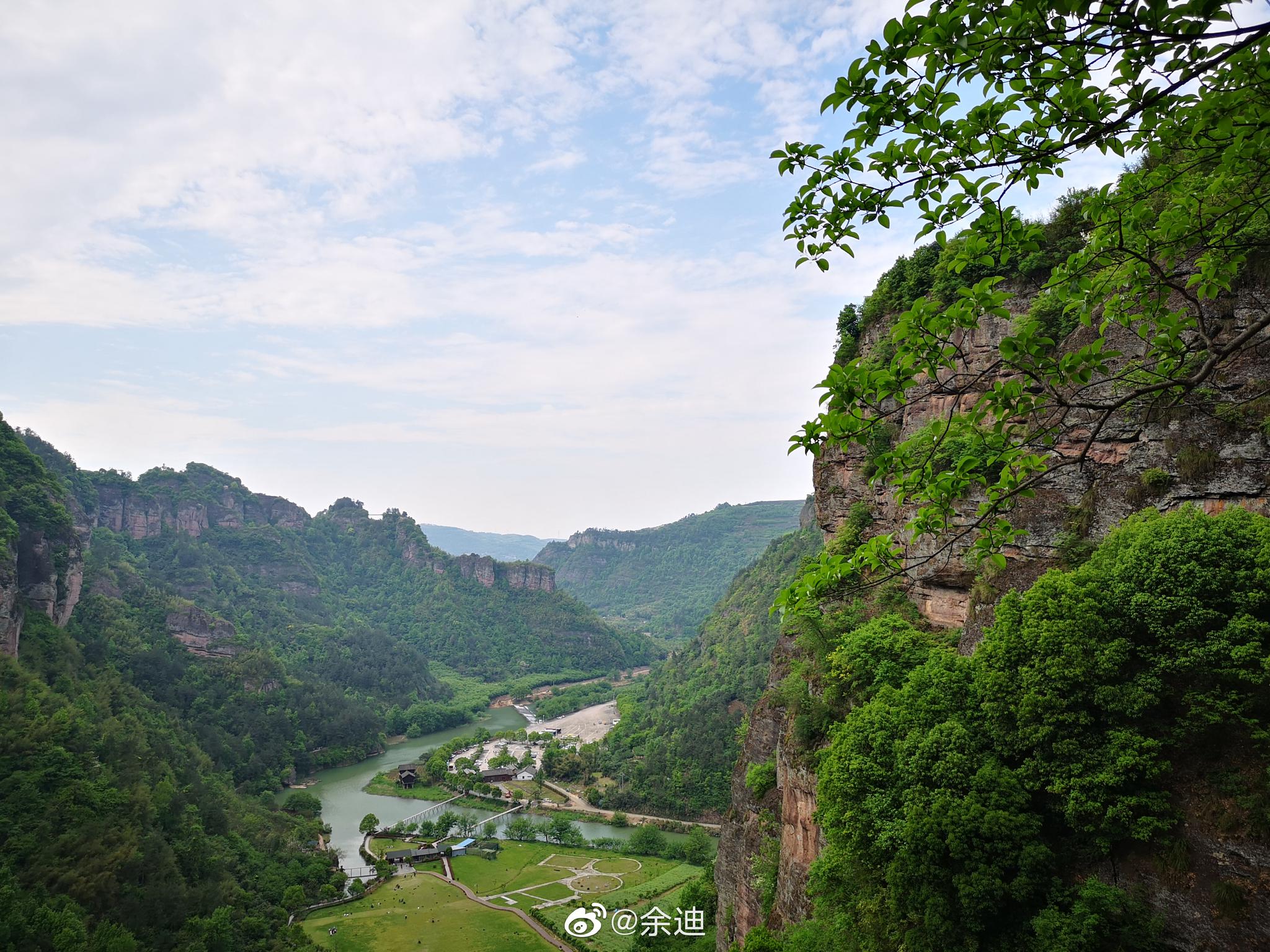 李白诗中多次提到的天姥山在哪里我想很多人都不知道吧其实