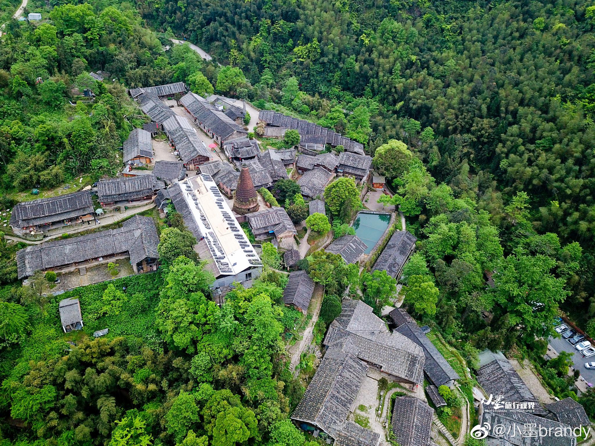 碗窑村,位于苍南县桥墩镇境内,玉龙河谷中上游始建于明洪武年间