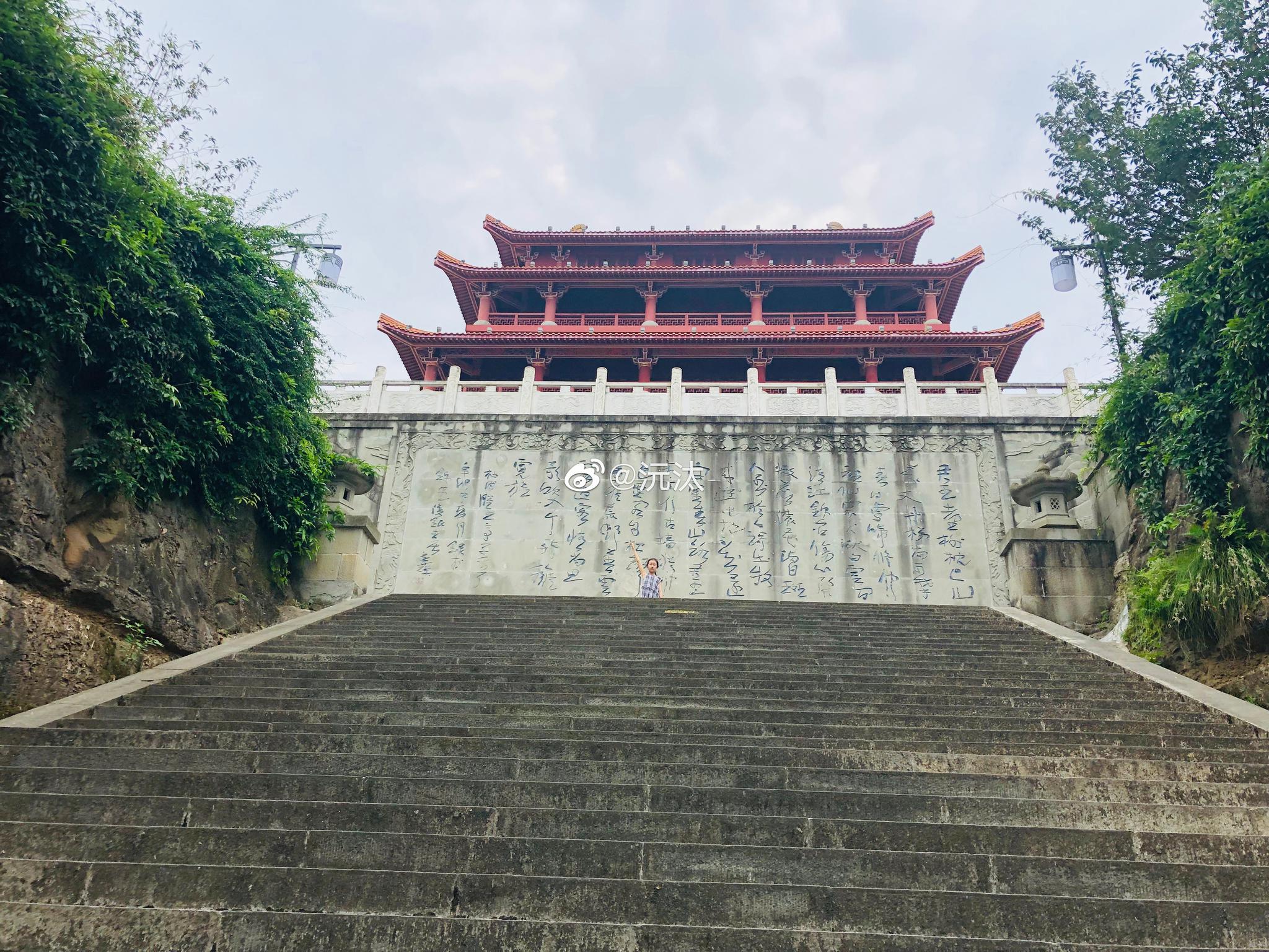 四川阆中滕王阁  "滕王",唐高祖之子李元婴,封地在"滕州",即山东滕州