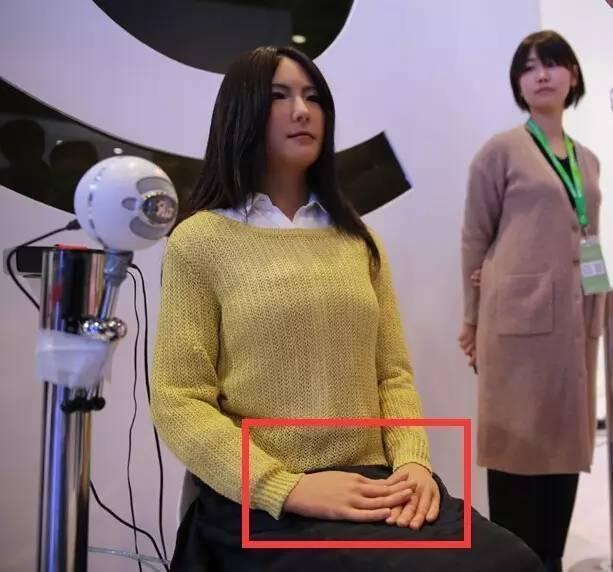 人工智能美女机器人能和男人产生感情吗