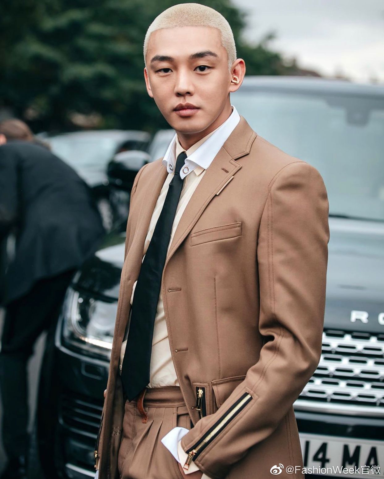 street style | 刘亚仁在时装周街拍